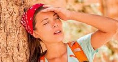 ذروة الموجة الحارة.. كيف تحمى نفسك من ضربة الشمس؟