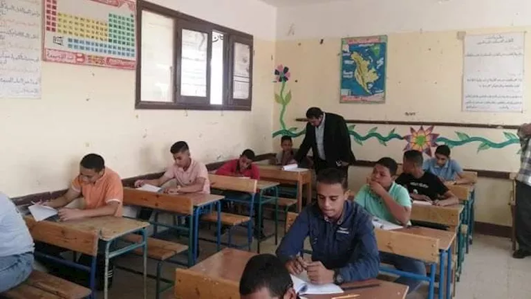 مواصفات امتحانات الكيمياء والفيزياء للصف الثاني الثانوي في مارس 2026