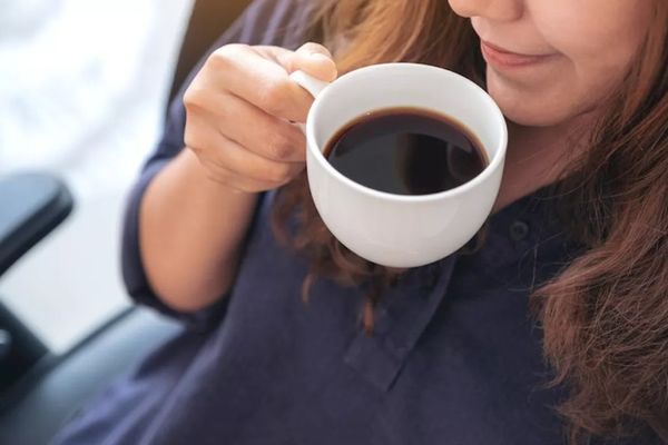 مركّب في القهوة قد يحمي اللثة من الالتهاب