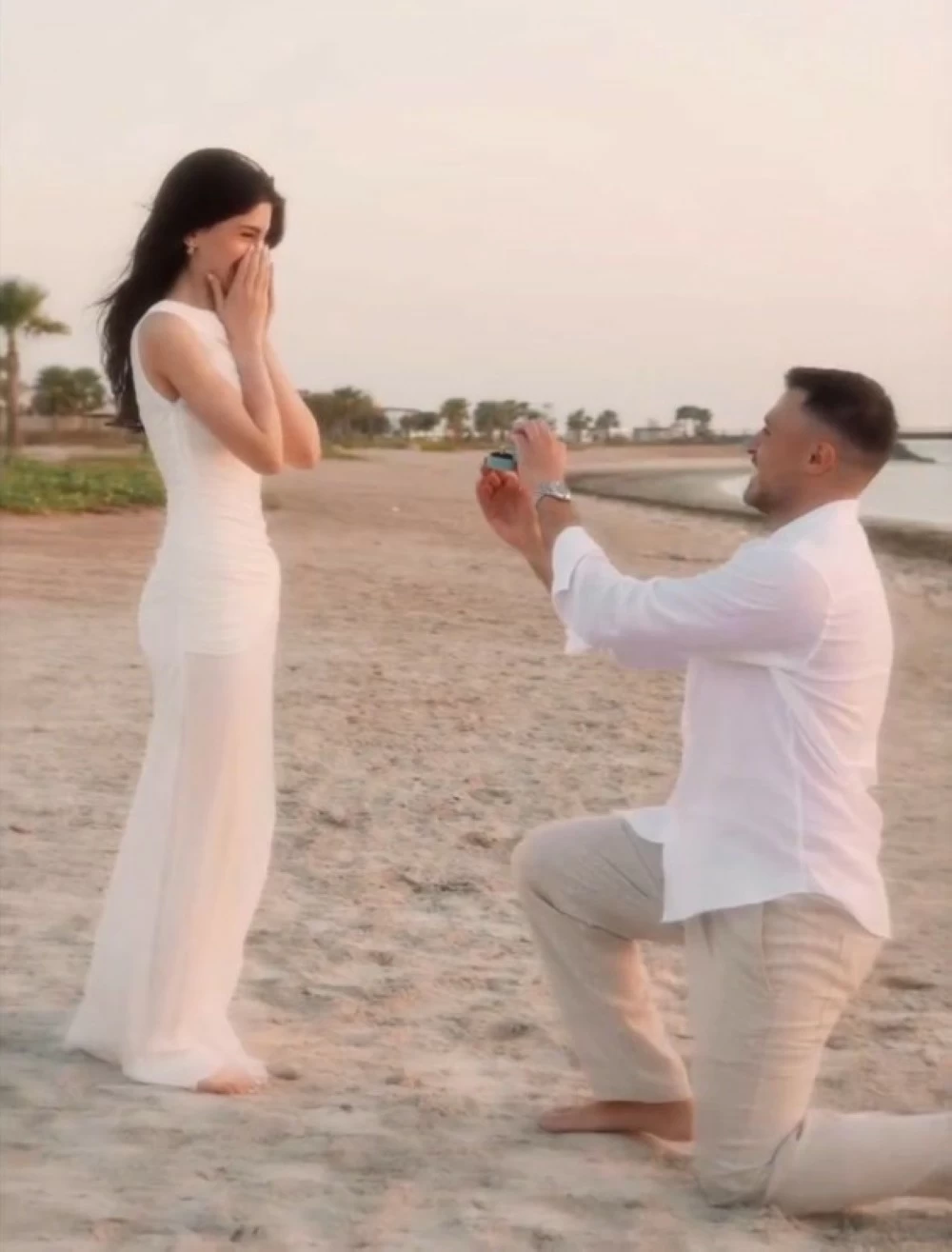 على شاطئ دبي.. خطوبة رامي حمدان وسيدرا بيوتي تشعل المنصات وتحصد تفاعل الملايين