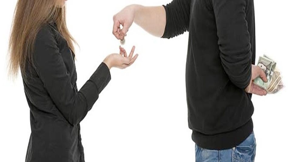 خالد الجندي: البخل لا يحرم الفقير بل يمنع الثواب والبركة