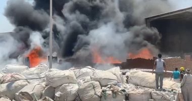 السيطرة على حريق مخلفات داخل مصنع فى مدينة 6 أكتوبر