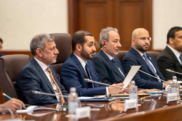 سموّ السّيد ذي يزن ورئيسُ الوزراء الكازاخستاني يعقدان جلسةَ مباحثات