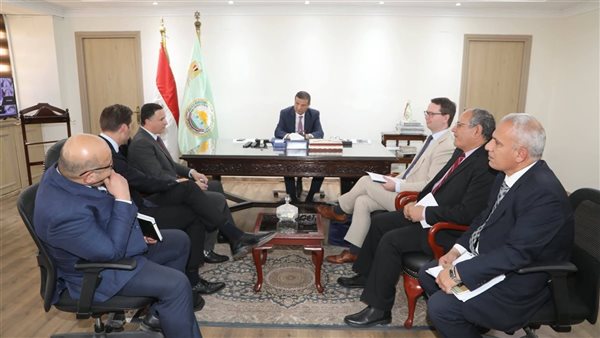 بعد تجديد الثقة، وزير الزراعة يبحث تطوير تقنيات حماية المحاصيل