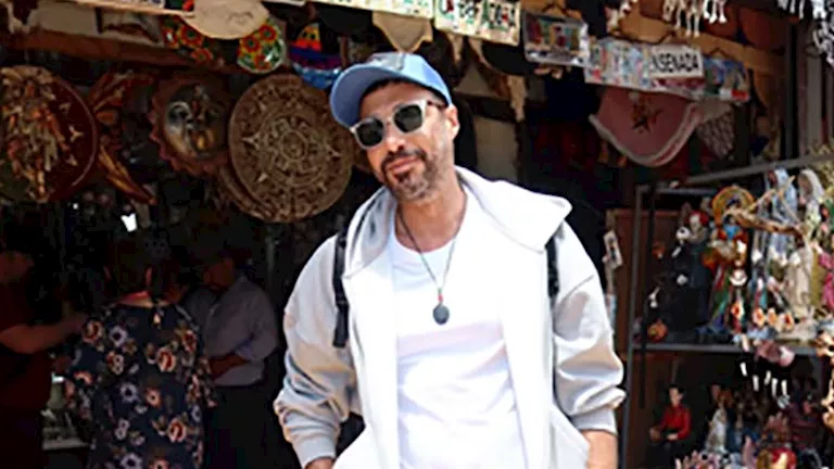أحمد السعدني ينشر صورا له بعدسة مايان السيد.. والأخيرة تعلق