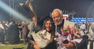 أشرف زكى وروجينا يحتفلان بتخرج ابنتهما مريم.. وماجدة زكى تشاركهما الفرحة