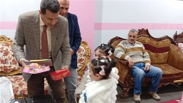 رئيس مدينة الباجور بالمنوفية يشارك أطفال دار الرعاية احتفالات عيد الفطر (صور)