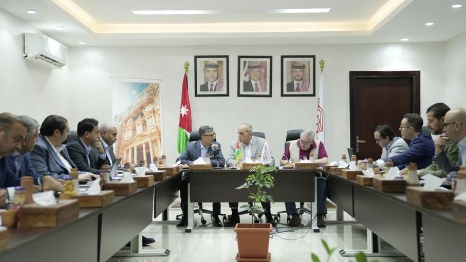 اجتماع في البترا لتعزيز الربط السياحي والجوي