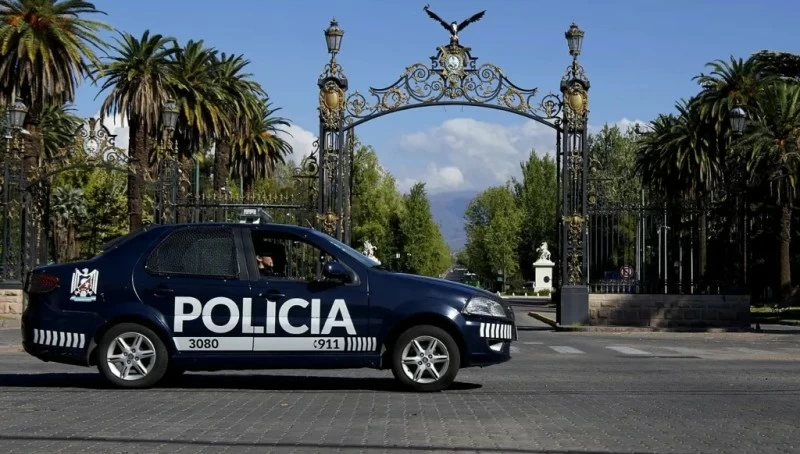 «طرد صامت» يهزّ كلية الشرطة في قلب بوينس أيرس