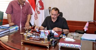 محافظ سوهاج يعتمد قرار منح العلاوة التشجيعية لـ 563 موظفا