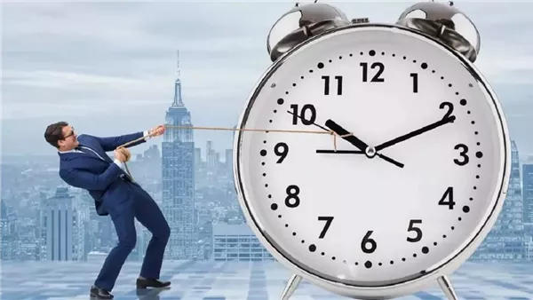 قدم ساعتك 60 دقيقة، اليوم بدء تطبيق التوقيت الصيفي