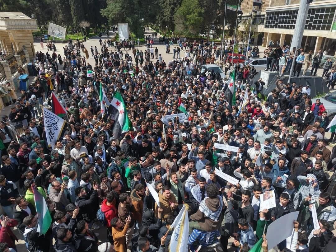 من درعا إلى دمشق وحلب.. احتجاجات تندد بإعدام الأسرى وتؤكد استمرار التضامن مع غزة