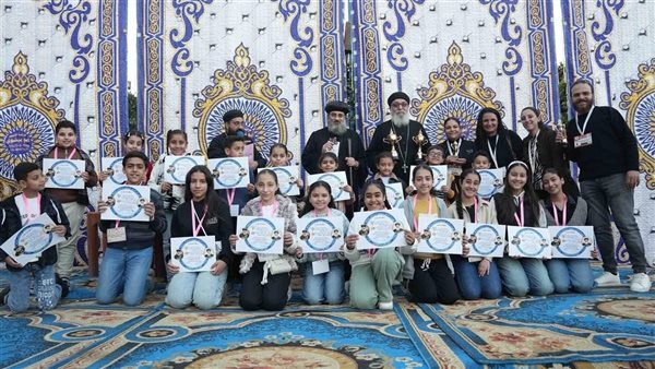 الأنبا فيلوباتير يكرم 6 آلاف مشارك في مهرجان الكرازة من إيبارشية أبو قرقاص