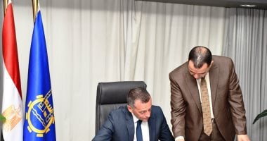 ننشر أوائل الشهادة الإعدادية بأسوان.. المحافظ يهنئ المتفوقين هاتفياً