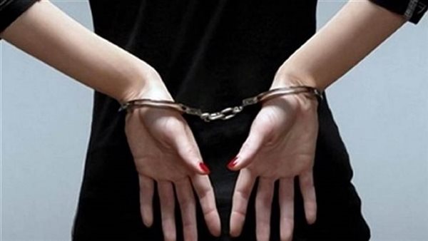 حبس بلوجر شهيرة لنشرها فيديوهات رقص بملابس خادشة في الإسكندرية
