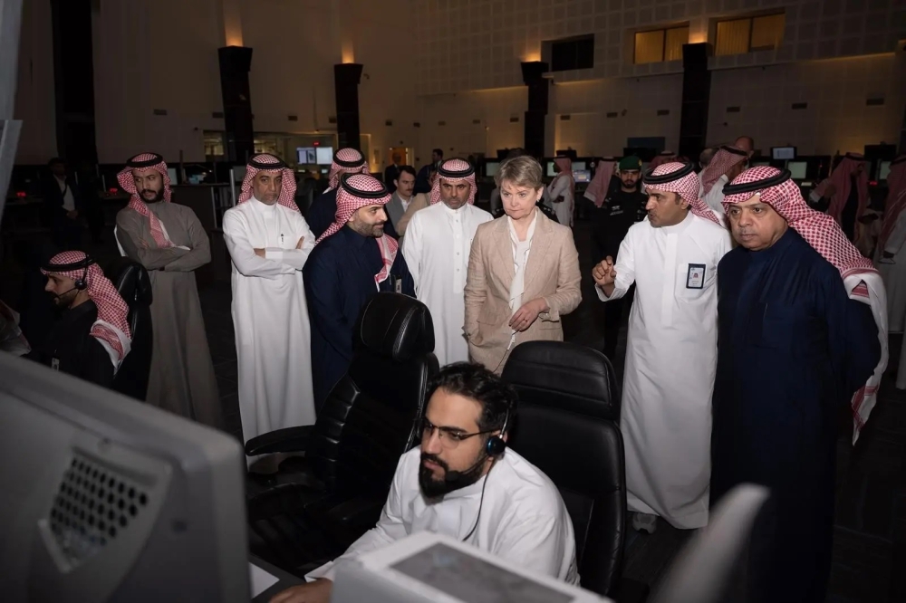 وزير النقل يستعرض مع وزيرة خارجية المملكة المتحدة جهود المملكة في إدارة المجال الجوي