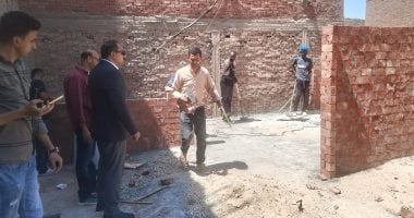 إزالة سقف دور مخالف بعقار فى العجوزة واتخاذ الإجراءات القانونية