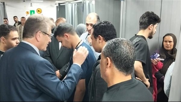 عميد طب بنها يحيل عددا من الأطباء للتحقيق بسبب الغياب