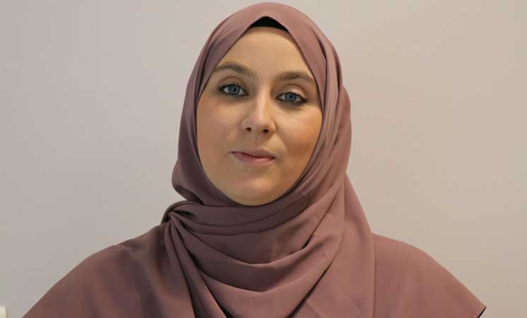 “رأيته دينا منطقيا”.. فرنسية تروي قصة اعتناقها الإسلام