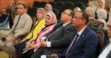 رئيس جامعة كفر الشيخ يشهد مناقشة مشروع "OncoNova"