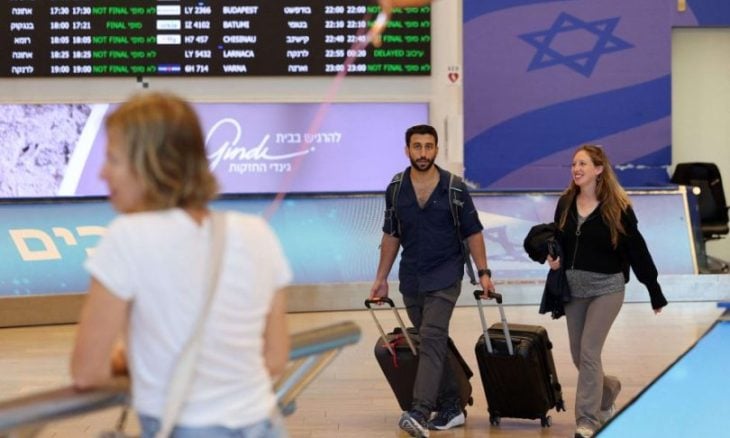 دول تصدر تحذيرات بشأن السفر إلى الشرق الأوسط مع تصاعد التوتر