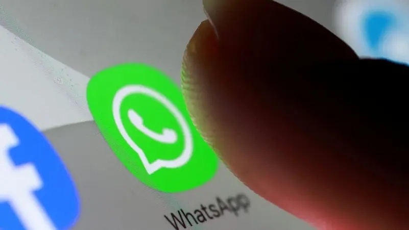 "واتساب" سيتيح تحديثات لجهات الاتصال