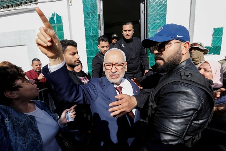 في عيد ميلاده الخامس والثمانين.. تونسيون يطالبون بالإفراج عن الغنوشي