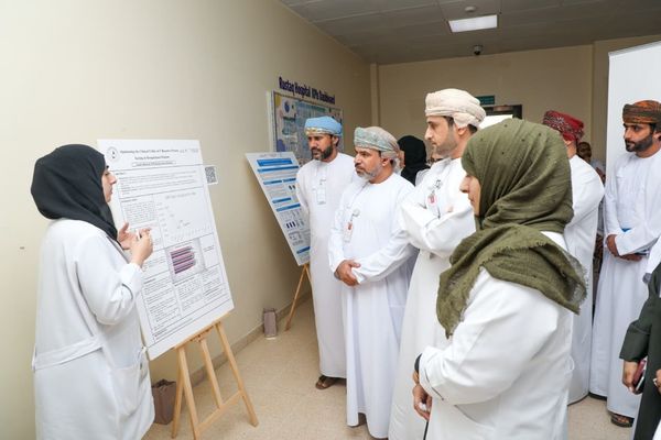 صحية جنوب الباطنة تحتفل باليوم العالمي للمختبرات الطبية