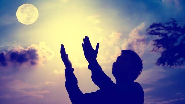 ساعة إجابة.. دعاء ردده وأنت صائم فأبواب السماء مفتوحة