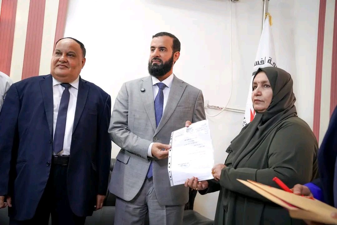 المحافظ الرباش يقدم إقرار الذمة المالية، ويبحث مع الهيئة الوطنية العليا لمكافحة الفساد إنشاء فرع للهيئة بمحافظة أبين