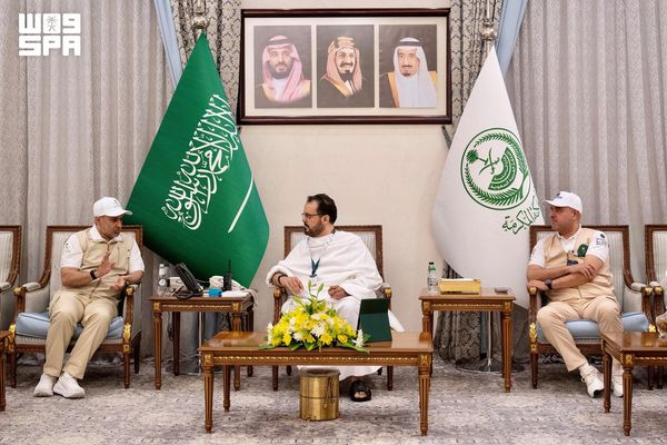 نائب أمير مكة يستقبل وزير الصحة وأمين العاصمة المقدسة بمشعر منى