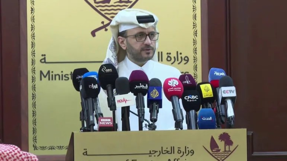 الأنصاري: لا يجوز لأي دولة بما فيها إيران عرقلة أو إغلاق مضيق هرمز أمام الملاحة