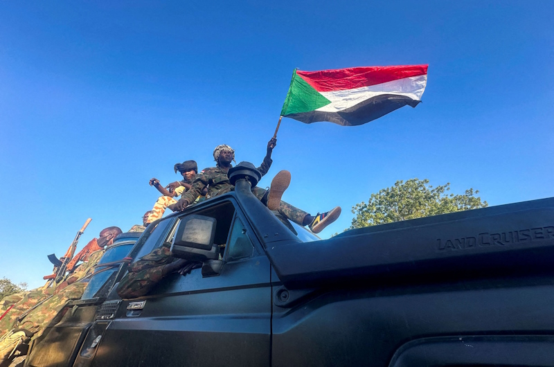 الغارديان: الحرب لن تتوقف في السودان طالما واصلت الإمارات ودول أخرى دعم المتحاربين