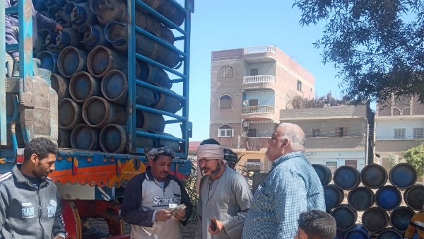 تموين قنا يضخ 31 ألف أسطوانة بوتاجاز ويضبط عددًا من المخالفات التموينية