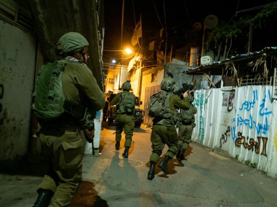 فلسطين: قوات الاحتلال الصهيوني تشن حملة اقتحامات ومداهمات واسعة في الضفة الغربية