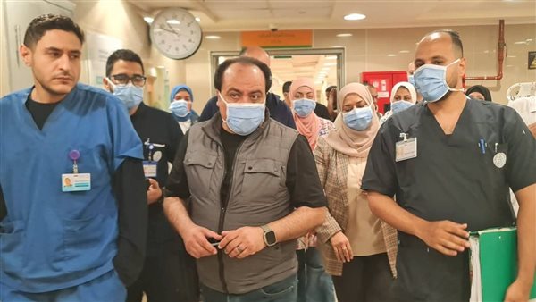 نائب مدير الرعاية الصحية بالإسماعيلية يجرى مرورا مفاجئا بالمجمع الطبي (صور)