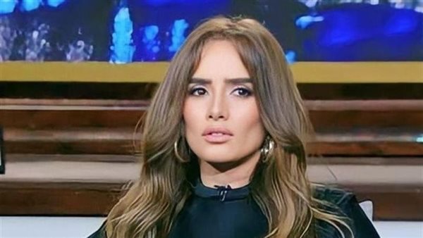 وفاة شقيق الفنانة زينة والجنازة اليوم من مسجد حسن الشربتلي بالقاهرة الجديدة