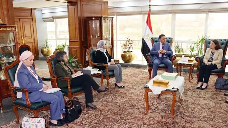 القليوبية والبنك الدولي يناقشان تسريع مشروع إدارة المخلفات