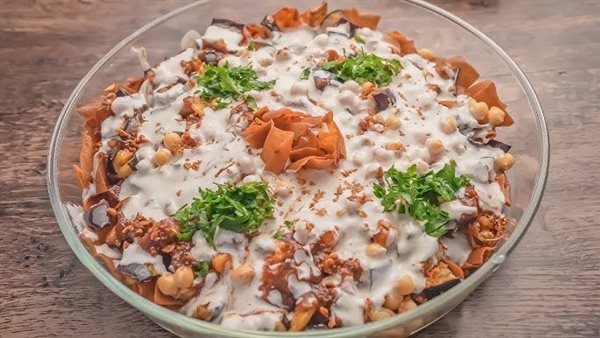 طريقة عمل فتة الباذنجان، لذيذة وخفيفة ومغذية