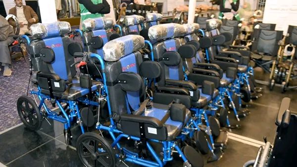 محافظ الدقهلية يتابع تسليم أجهزة تعويضية أطراف صناعية وأجهزته تعويضيه لبعض من ذوي الهمم