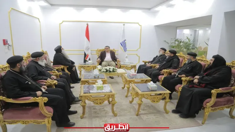 محافظ قنا يستقبل مطران دشنا وتوابعها والوفد المرافق له لتهنئته بمهام منصبه