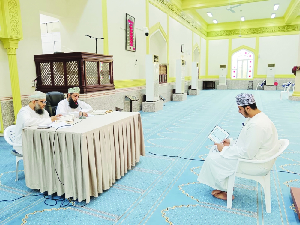 اختتام مسابقة "رتل وارتق" بولاية نزوى