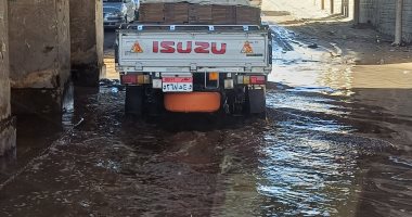 غرق النفق المرورى بمدينة أسوان بسبب كسر ماسورة مياه