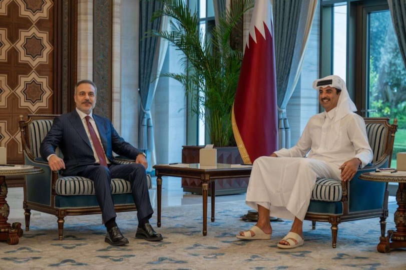 أمير قطر يستقبل وزير الخارجية التركي