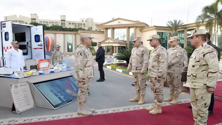 وزير الدفاع يؤكد: الاهتمام بالتدريب المستمر والحفاظ على الروح المعنوي