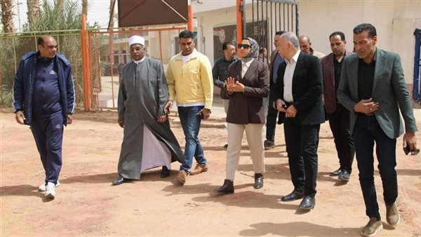 محافظ الوادي الجديد تتابع جاهزية الساحات والحدائق قبل ساعات من صلاة عيد الفطر