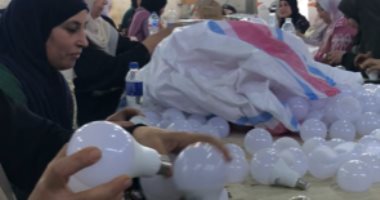 قرية شقرف بطنطا تهزم البطالة بـ اللمبة الليد.. مصانعها تحتضن مئات العمال والعاملات.. حوّلت القرية إلى قلعة صناعية تغزو أسواق الدول العربية والأفريقية.. والسيدات ينافسن الرجال فى تجميع الدوائر الكهربائ