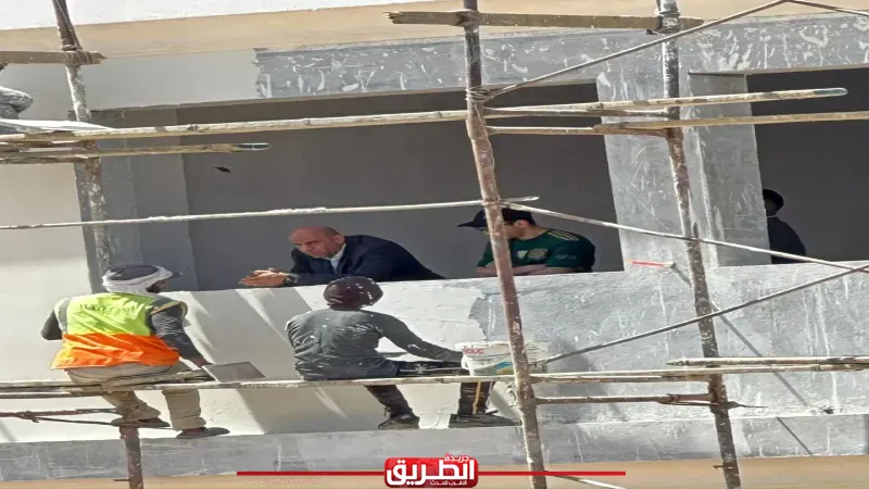 وزير العمل من قلب مواقع الإنشاءات يلتقي بعمالة غير منتظمة.. واستمع إليهم.. ووجه بتقديم أوجه الرعاية والحماية لهم