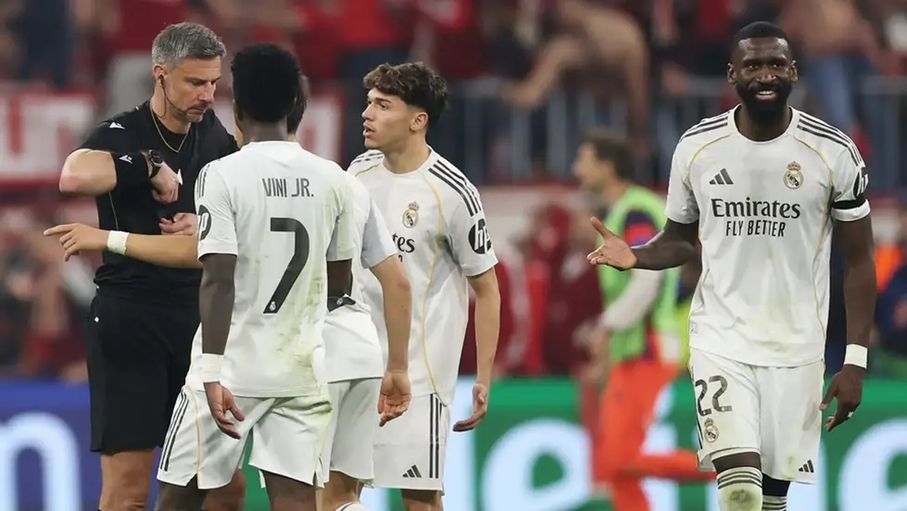 عكس برشلونة.. لماذا رفض ريال مدريد تقديم احتجاج على طرد كامافينجا؟