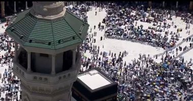 فى مشهد مهيب.. الحجاج المتعجلون يؤدون طواف الوداع (فيديو)
